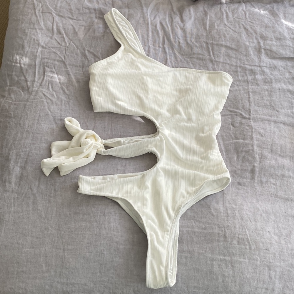 Lulu’s Just Add Water White Ribbed One-Shoulder Side-Tie Swimsuit - Picture 6 of 8